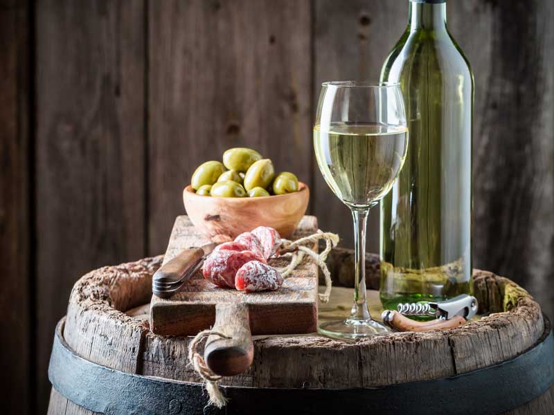Food and Wine Pairings featuring regional Tuscan delicacies